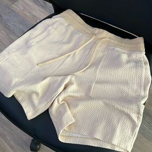 Lululemon At Ease Shorts Men’s Size Medium 7”inseam